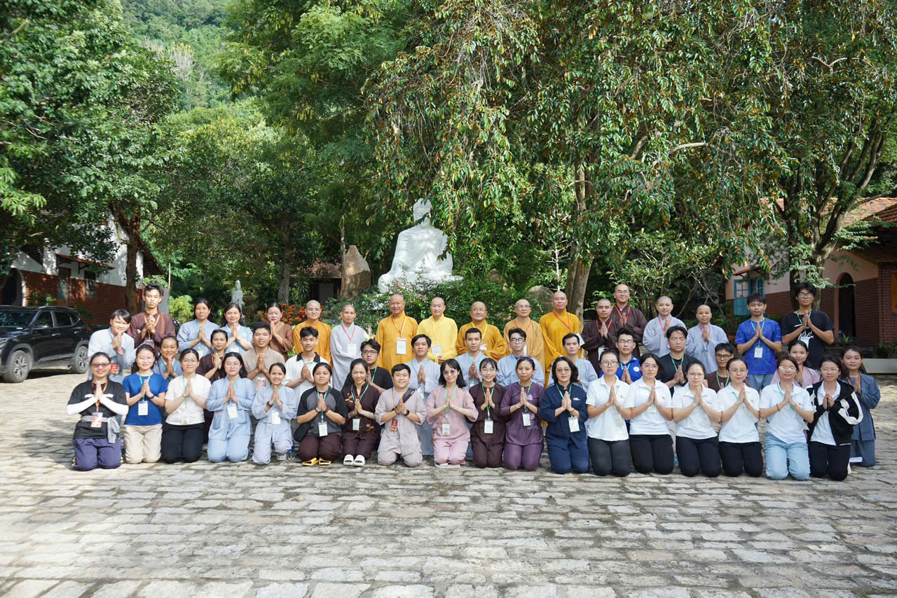 Khóa tu " THEO DẤU CHÂN BỤT" lần thứ nhất được thành tựu viên mãn !